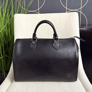 Authentic Louis Vuitton Speedy 30 bag black Epi leather